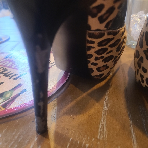 Guess booties. - Picture 14 of 17